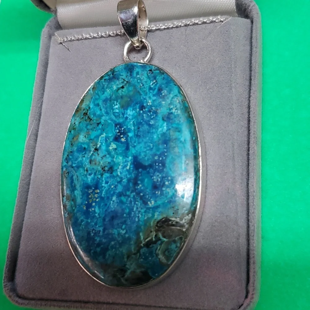 Necklace - Picture 3 of 4